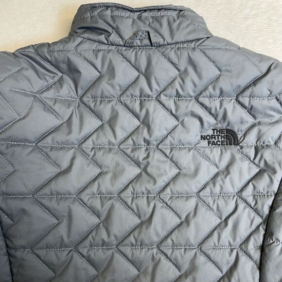 The North Face Jacket Women's Grey Puffer Quilted Zipper Pockets Size Small EUC - Picture 5 of 11